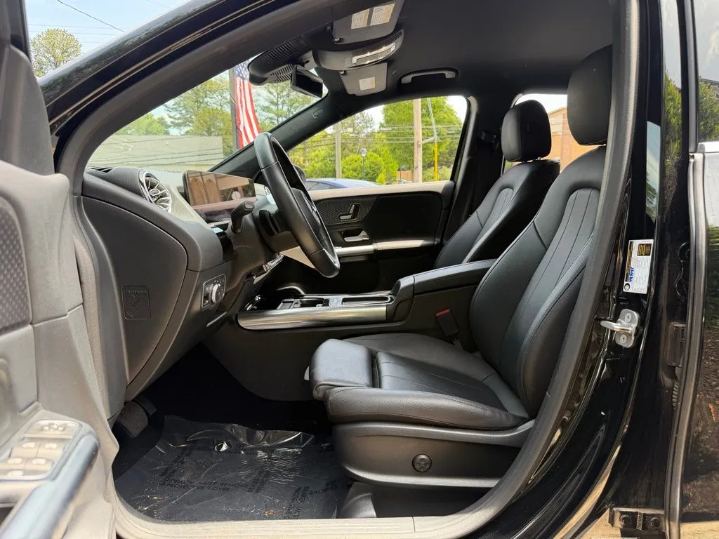 Mercedes-Benz GLA photo 25