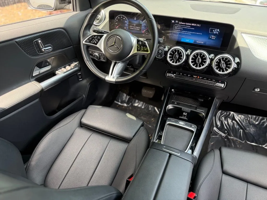 Mercedes-Benz GLA photo 40
