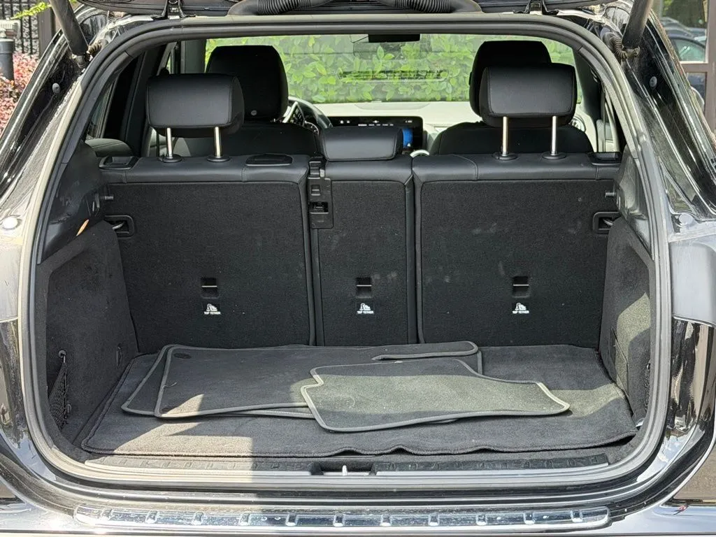 Mercedes-Benz GLA photo 18