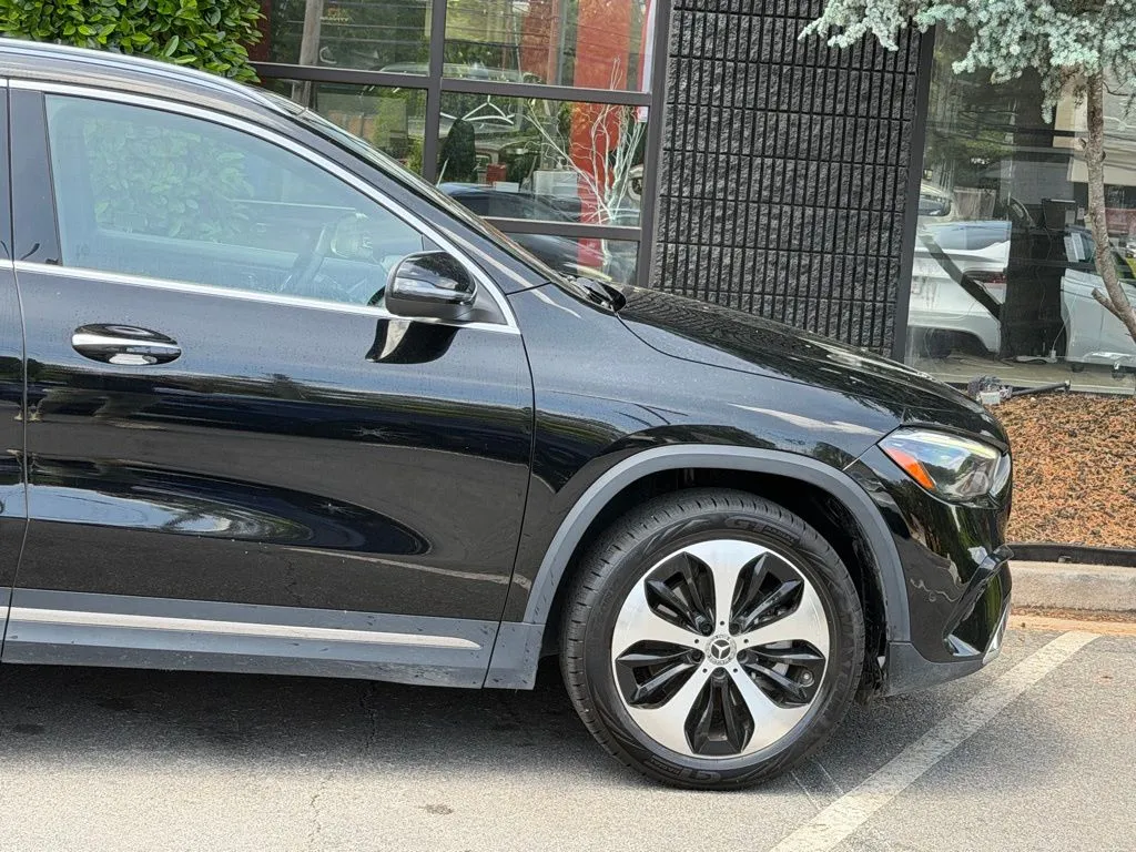 Mercedes-Benz GLA photo 23