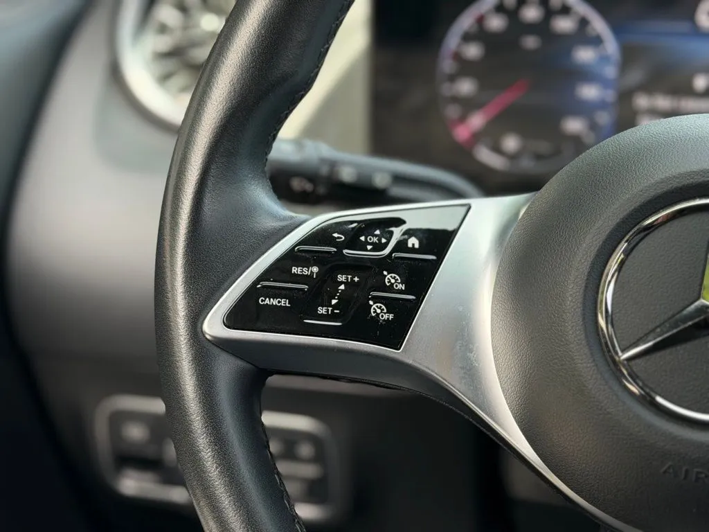 Mercedes-Benz GLA photo 43