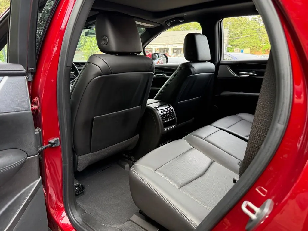 Cadillac XT5 photo 28