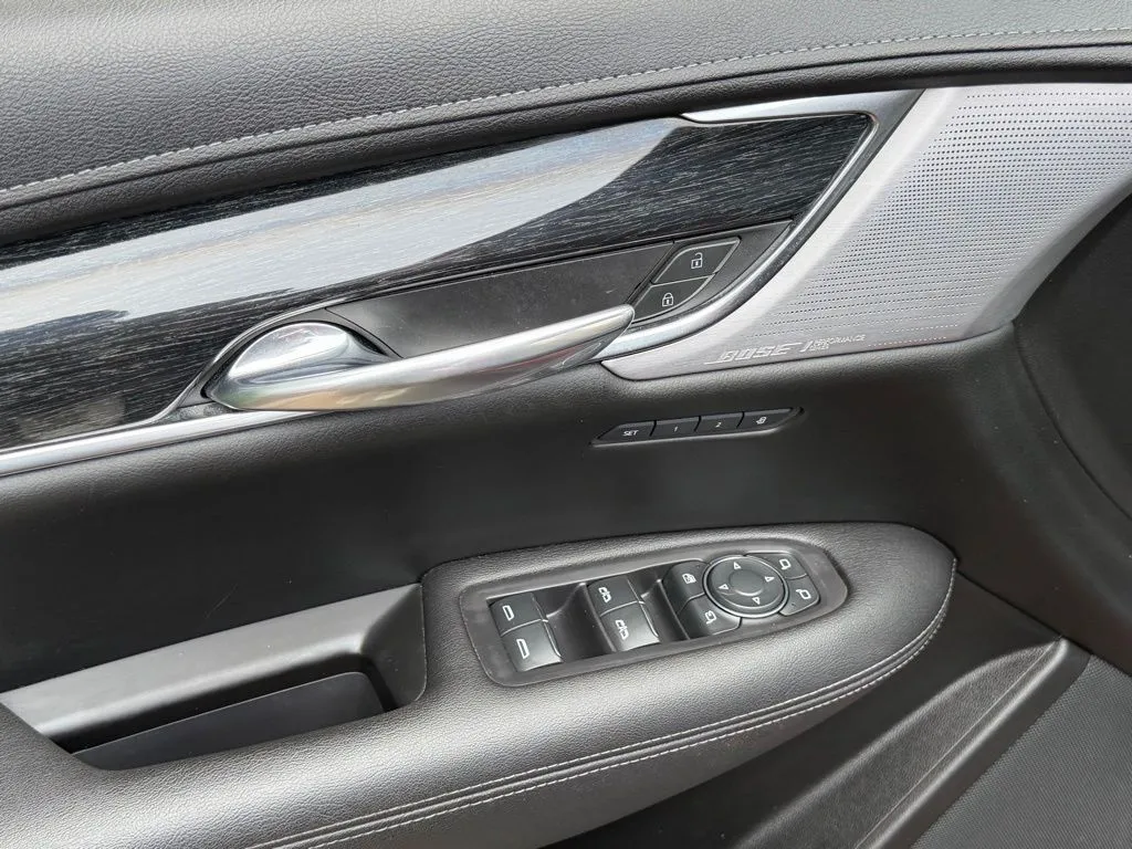 Cadillac XT5 photo 26