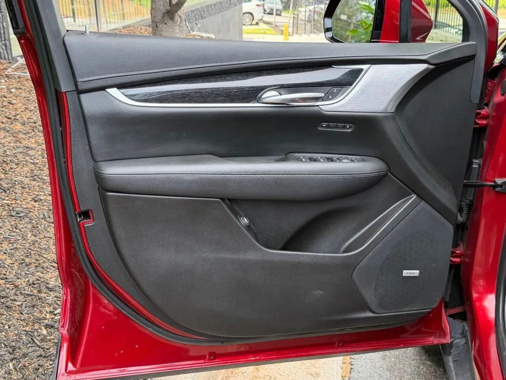 Cadillac XT5 photo 25