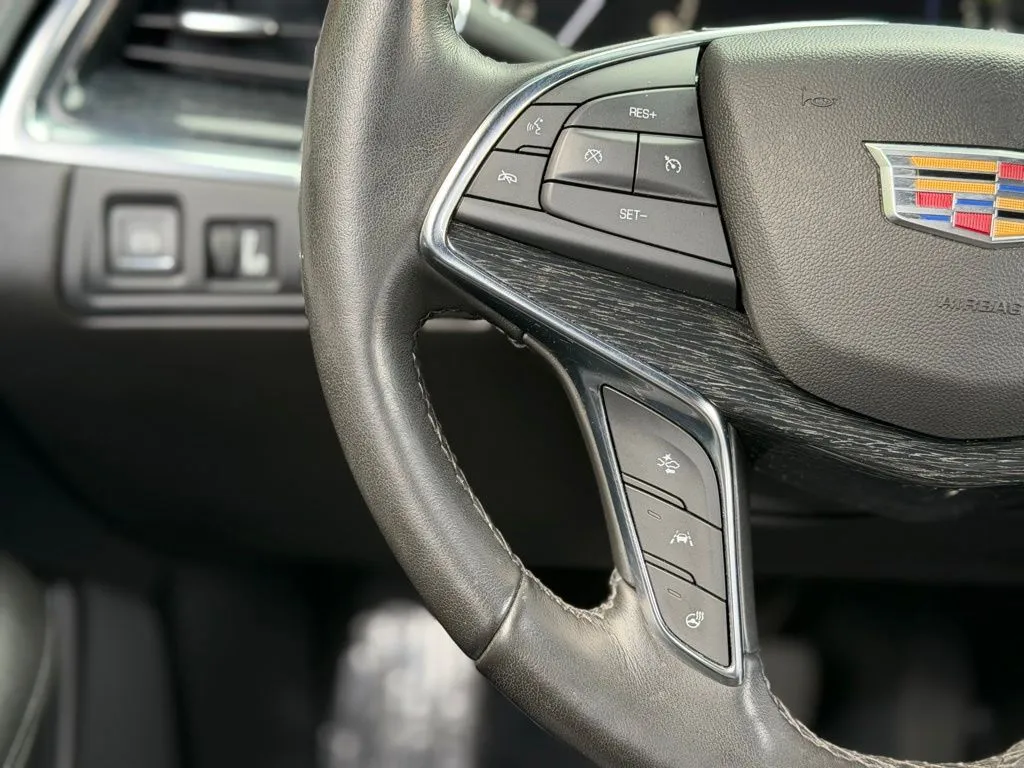 Cadillac XT5 photo 41