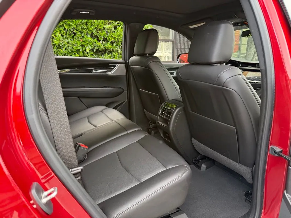 Cadillac XT5 photo 35