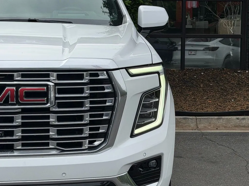 GMC Yukon XL photo 6
