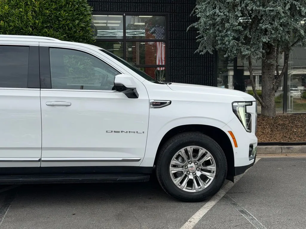 GMC Yukon XL photo 23
