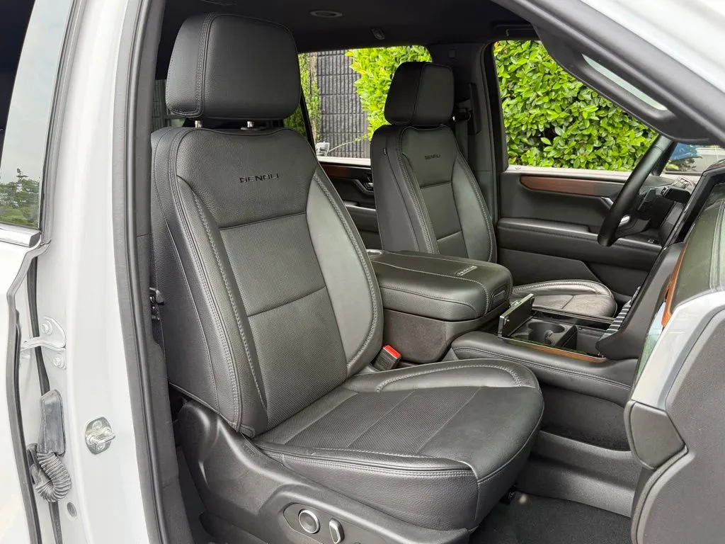 GMC Yukon XL photo 37