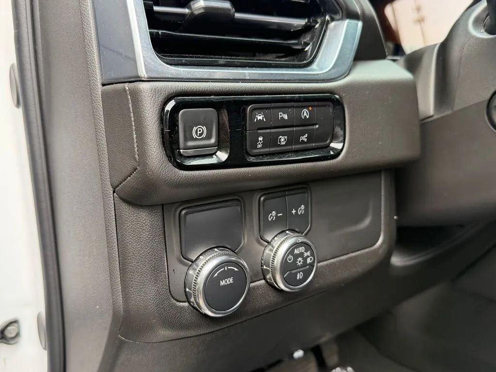GMC Yukon XL photo 28
