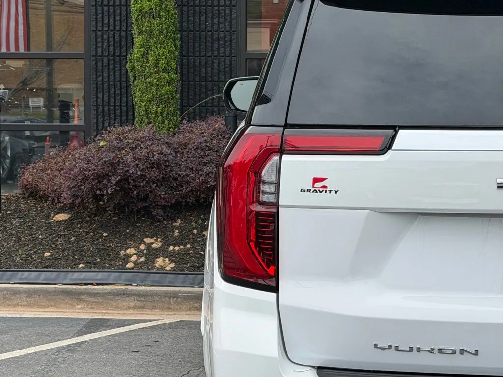 GMC Yukon XL photo 15