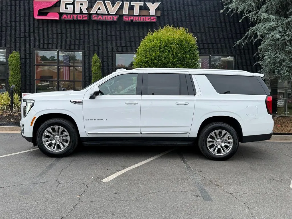 GMC Yukon XL photo 9