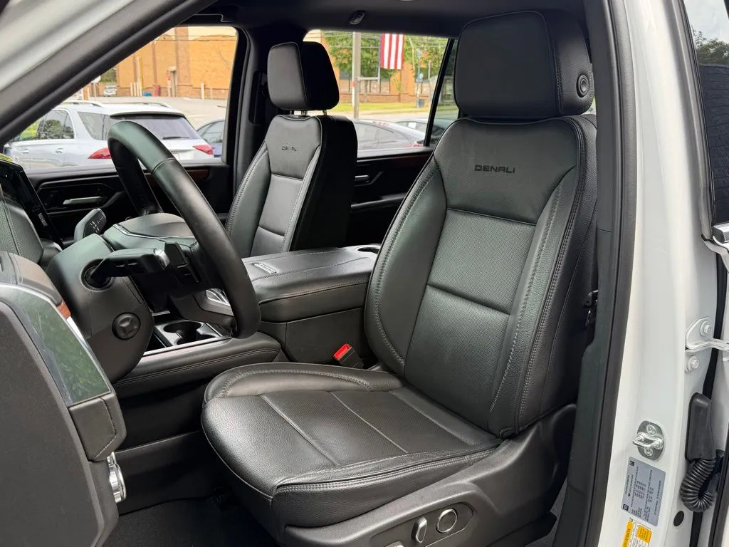 GMC Yukon XL photo 26
