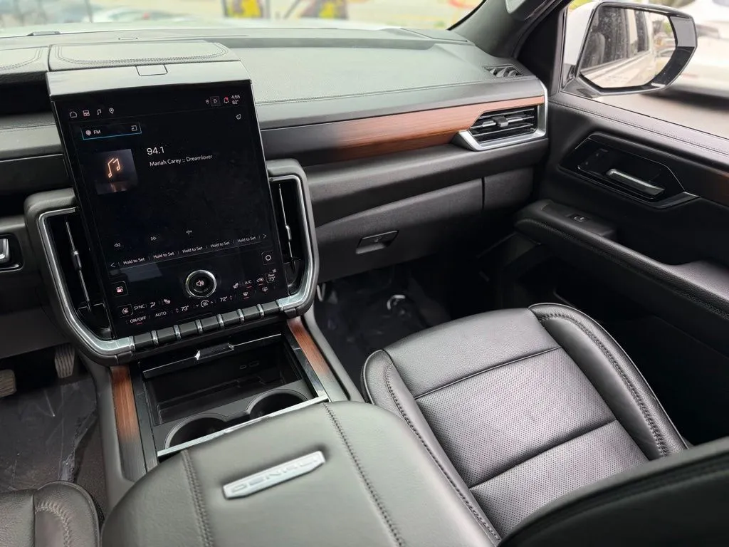 GMC Yukon XL photo 47