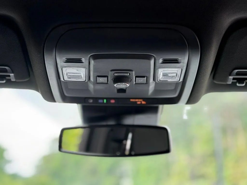 GMC Yukon XL photo 54