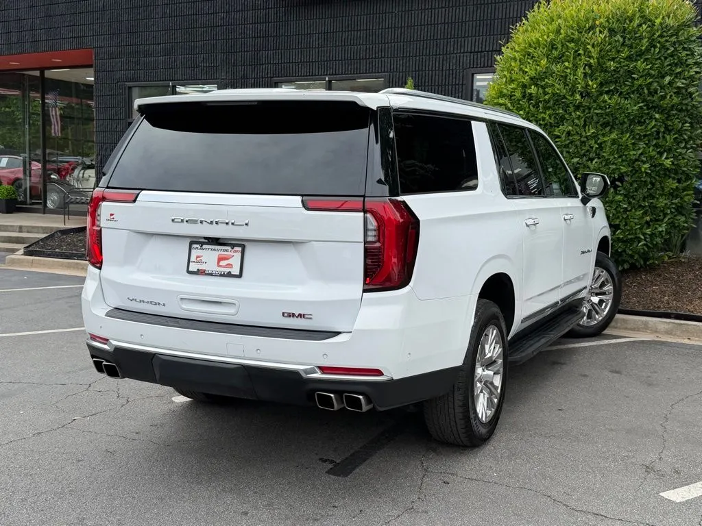 GMC Yukon XL photo 12
