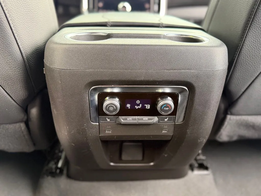 GMC Yukon XL photo 55