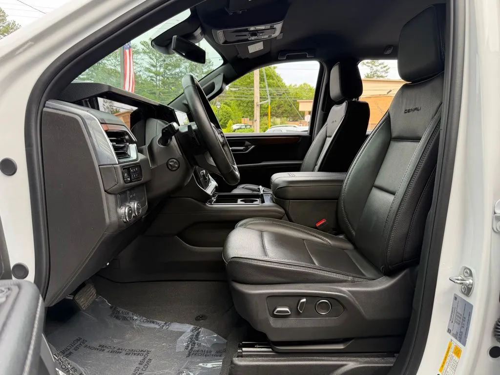GMC Yukon XL photo 25