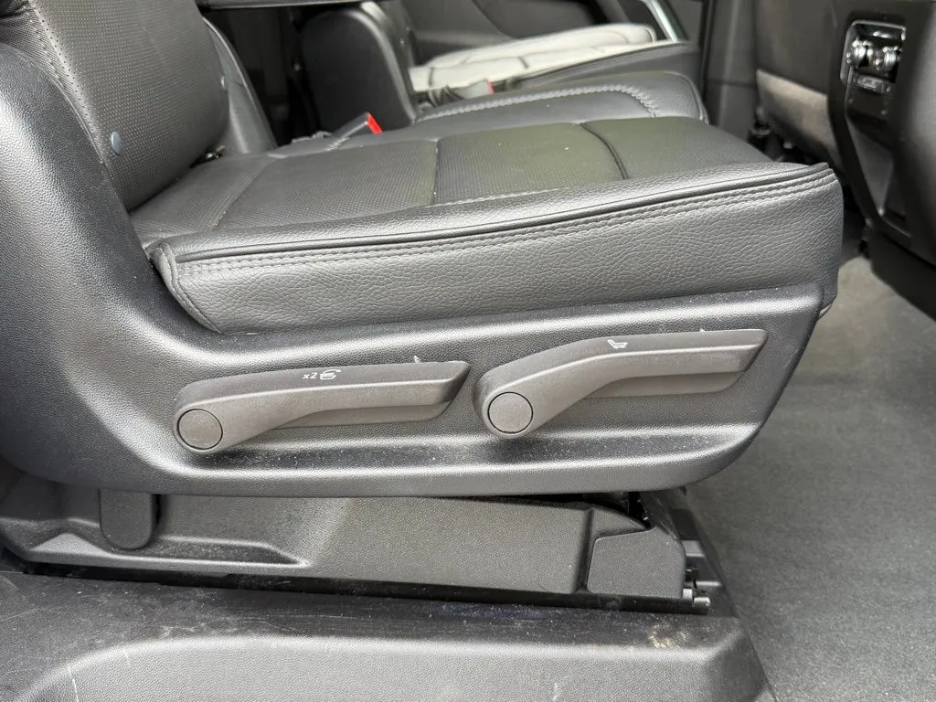 GMC Yukon XL photo 43