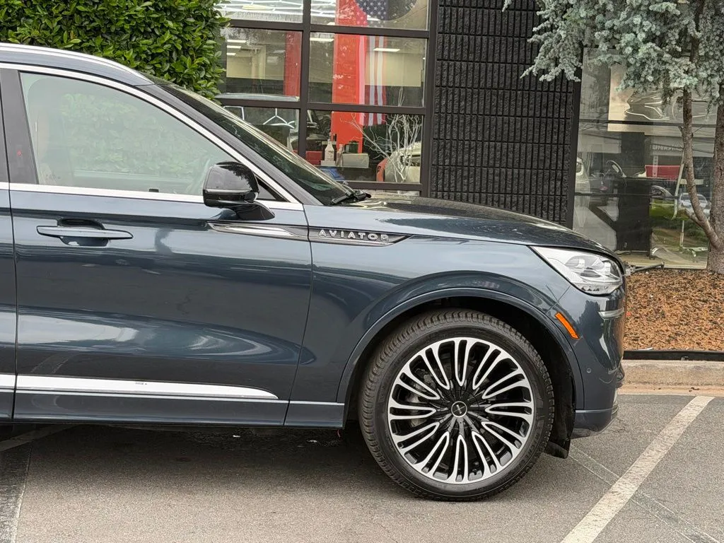 Lincoln Aviator photo 23