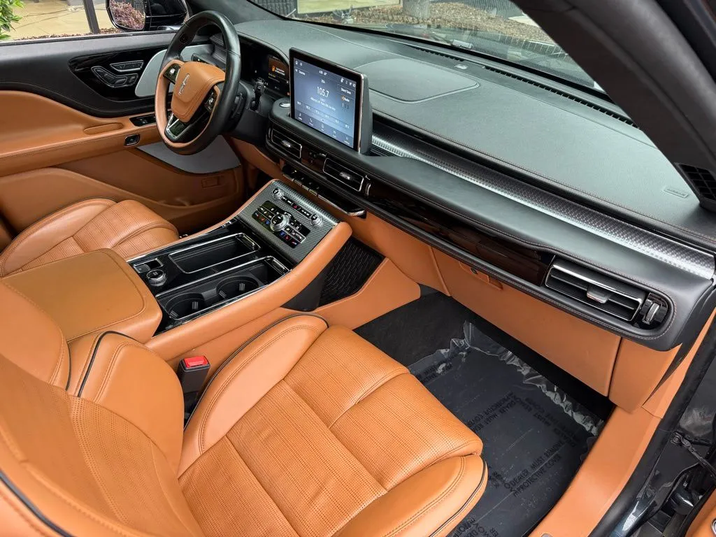 Lincoln Aviator photo 33