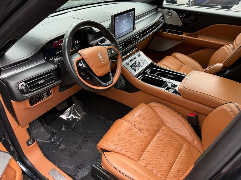 Lincoln Aviator photo 24