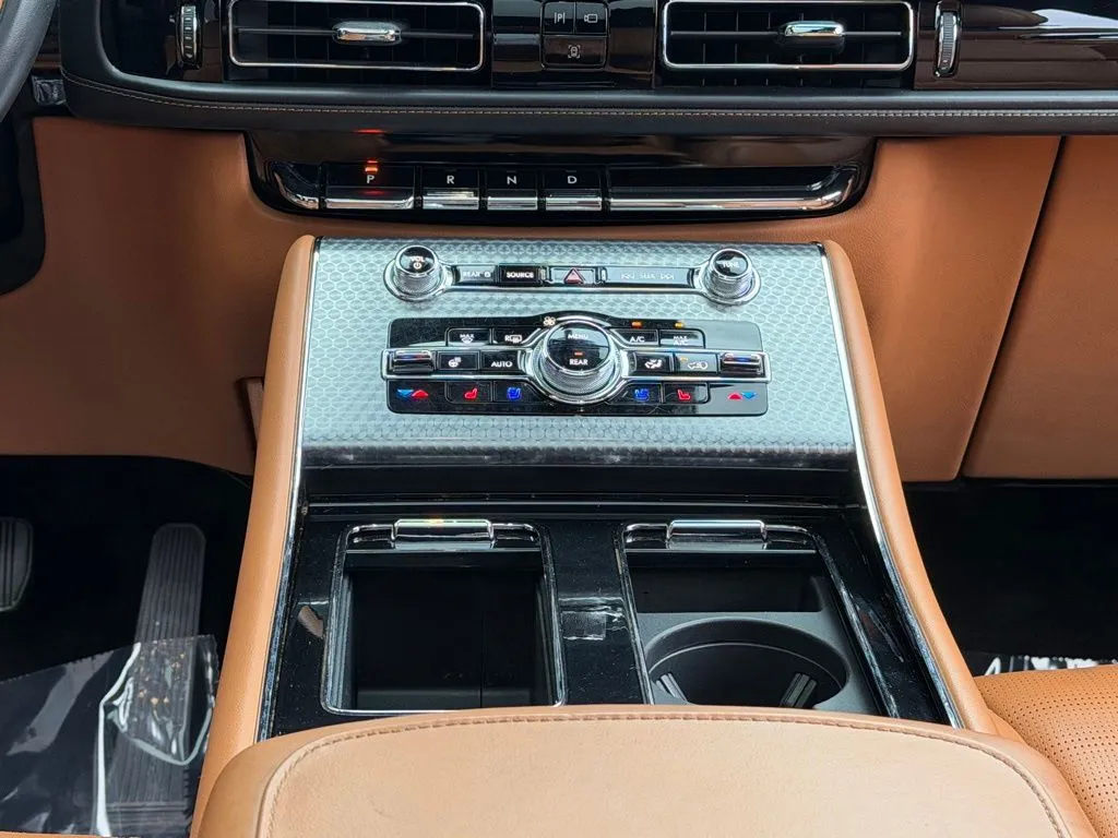 Lincoln Aviator photo 49