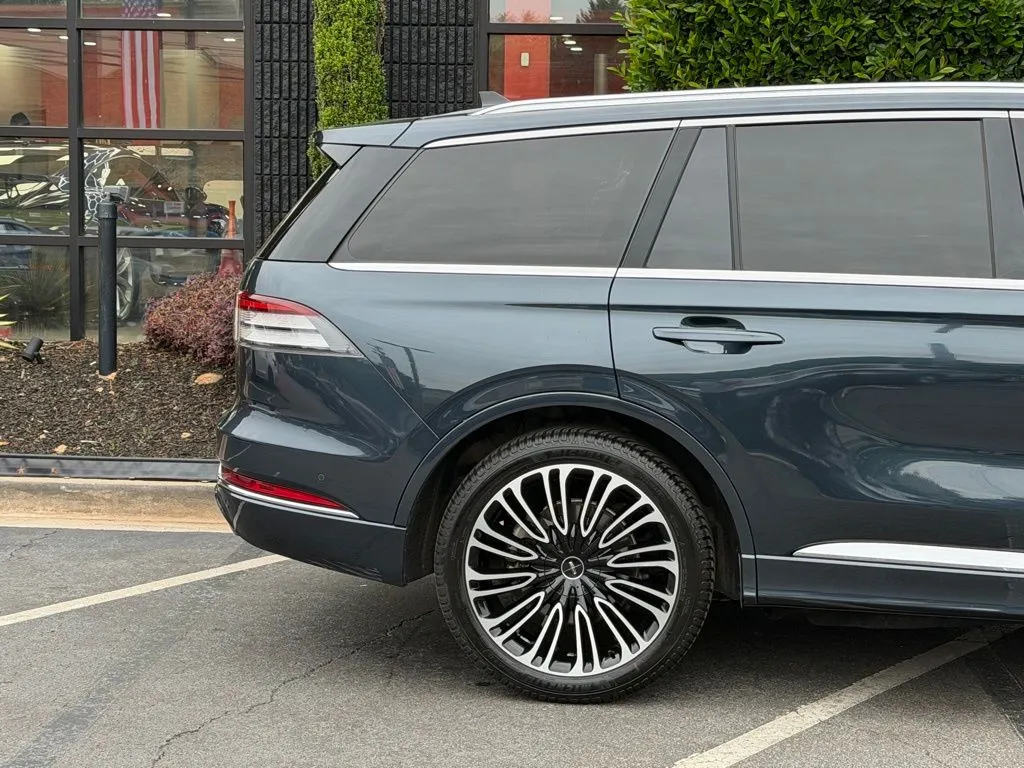 Lincoln Aviator photo 22