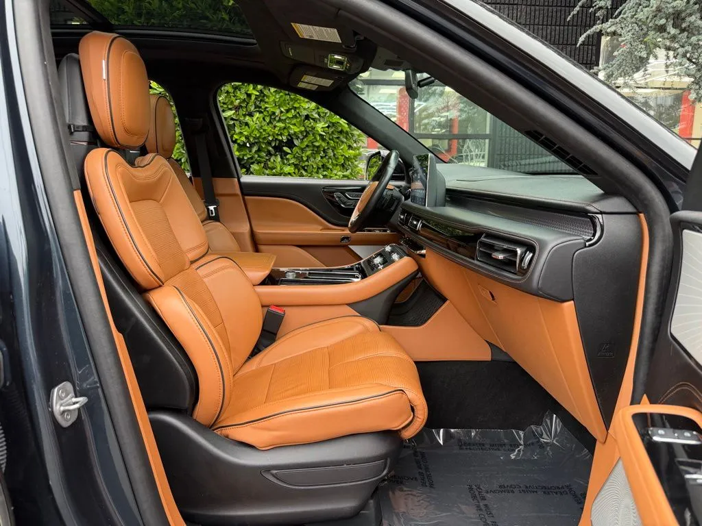 Lincoln Aviator photo 34