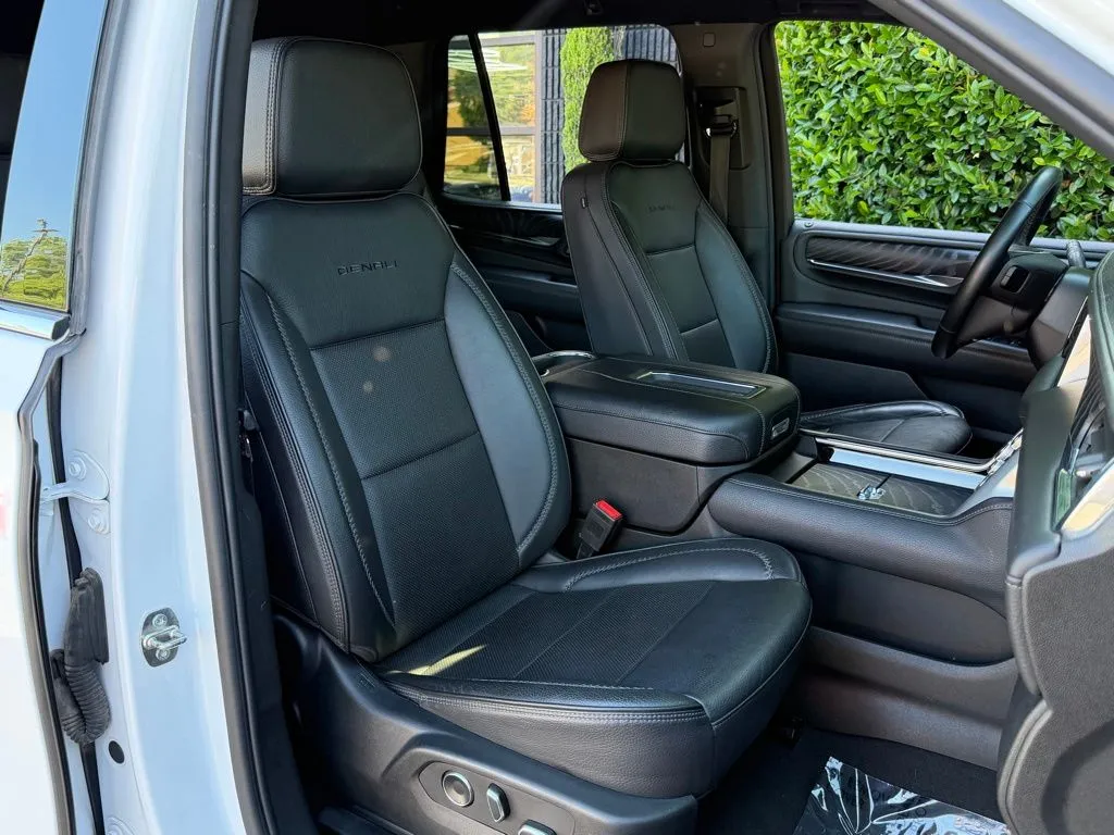 GMC Yukon photo 36