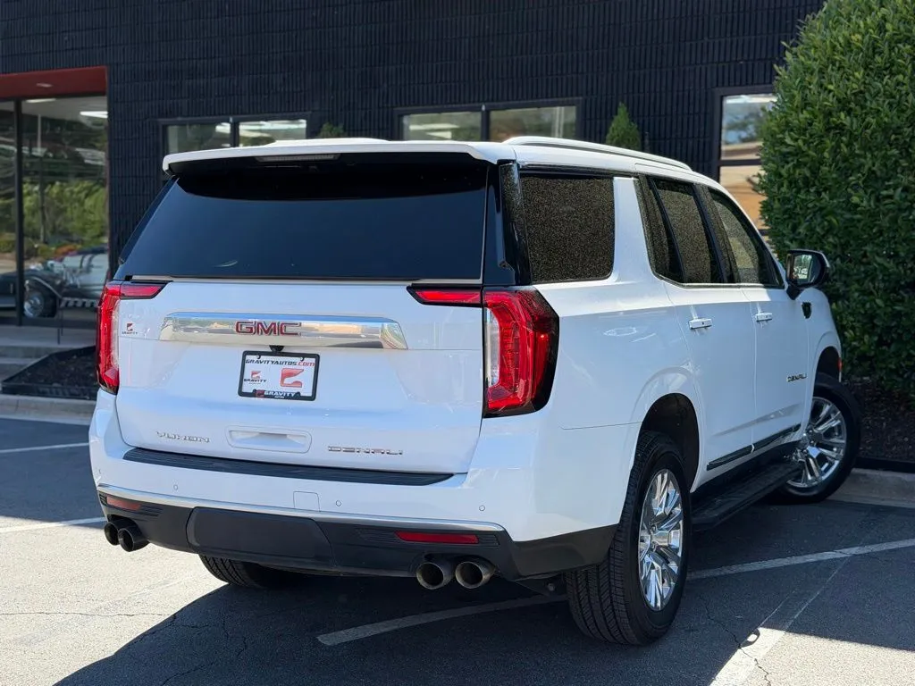 GMC Yukon photo 12