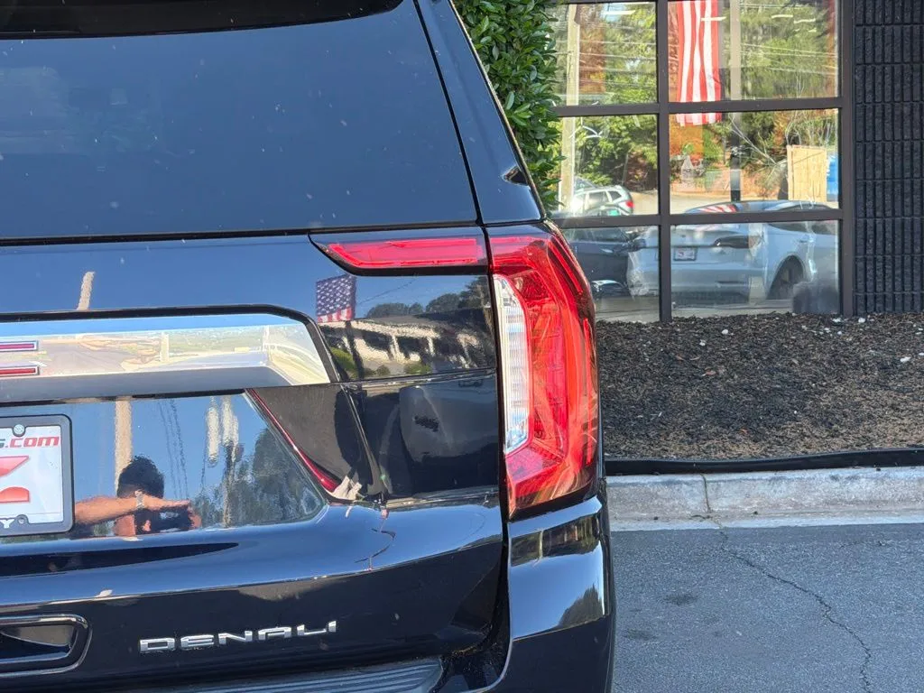 GMC Yukon photo 16
