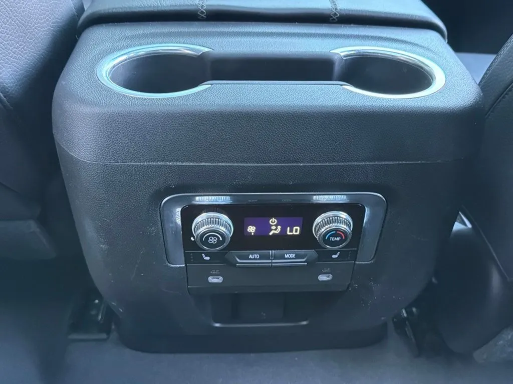 GMC Yukon photo 54