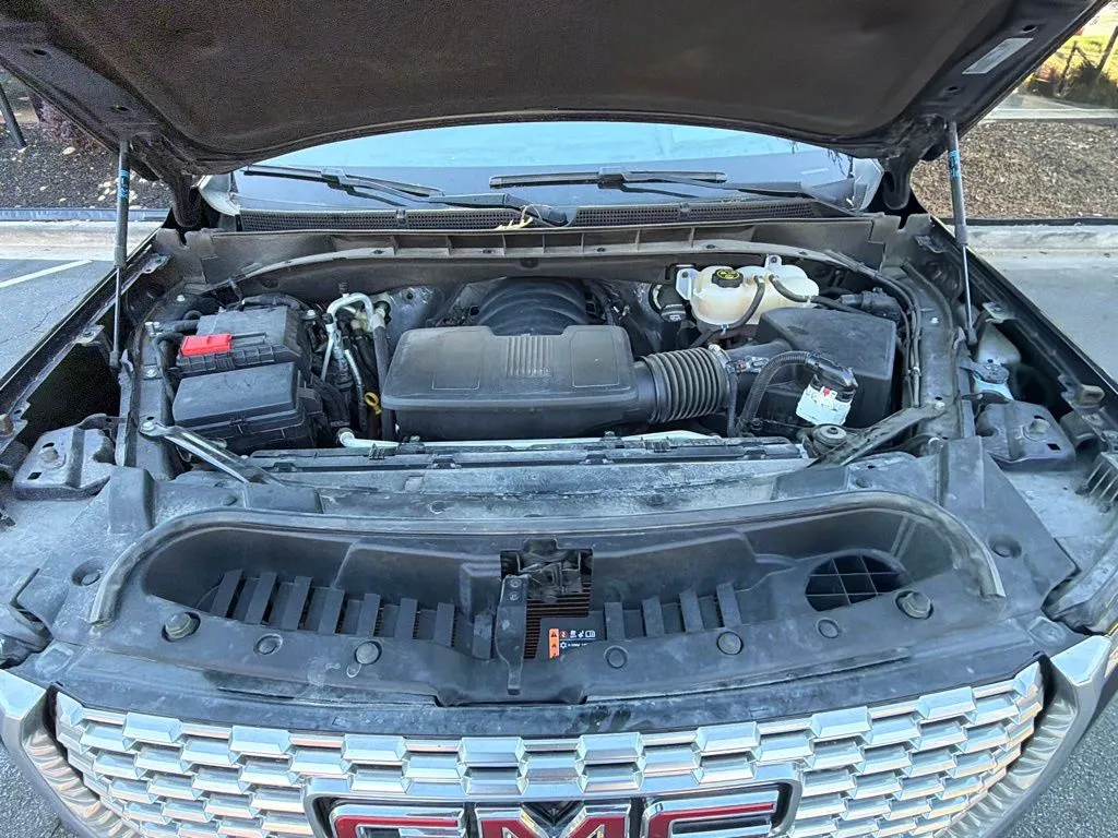 GMC Yukon photo 6