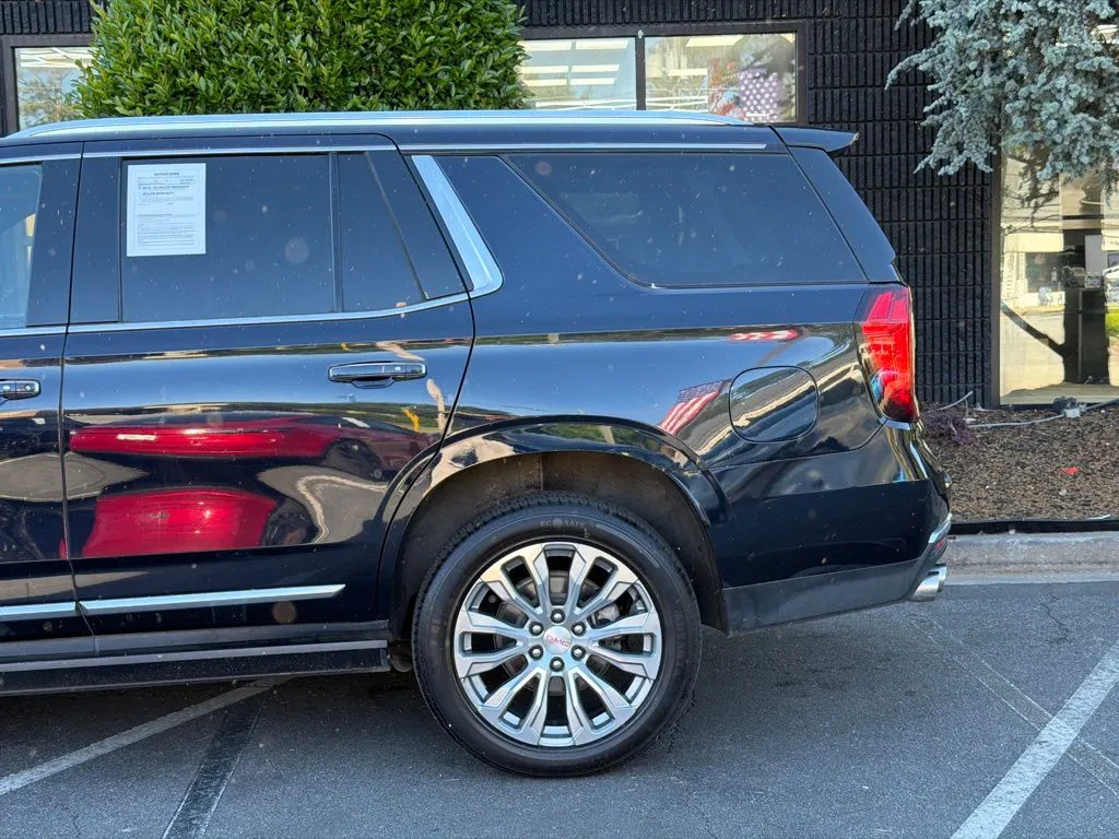 GMC Yukon photo 11