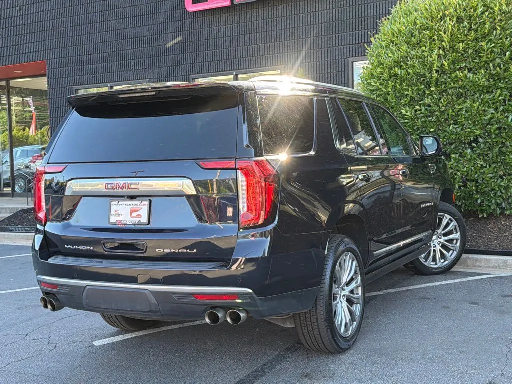 GMC Yukon photo 12