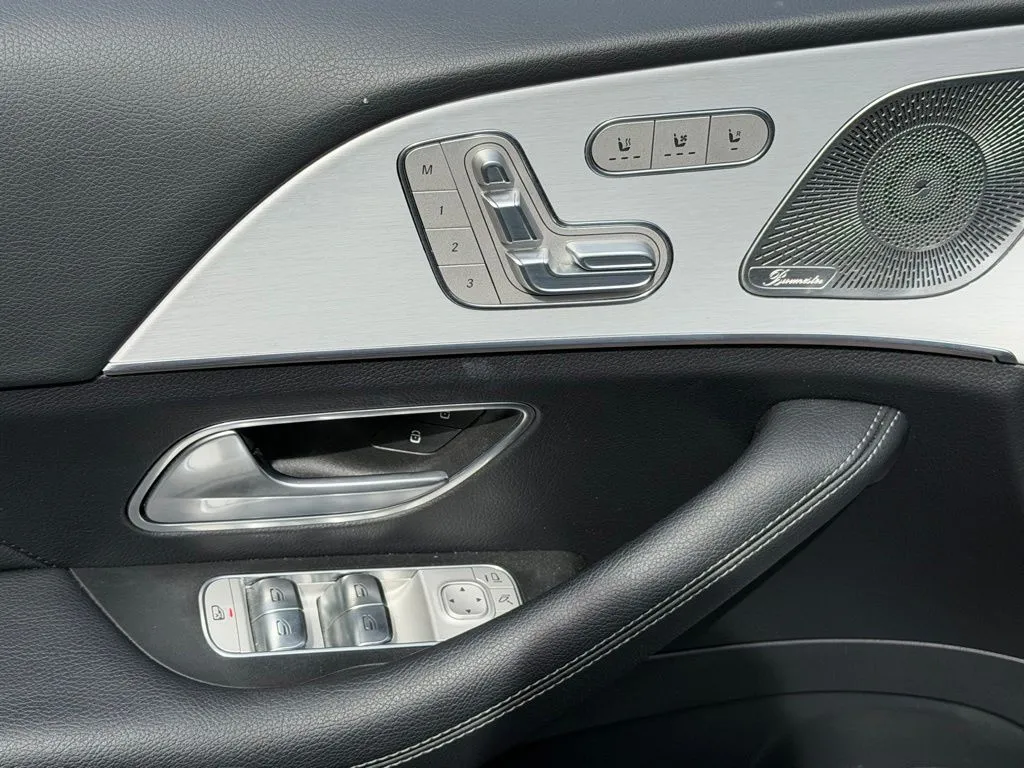 Mercedes-Benz GLE photo 26