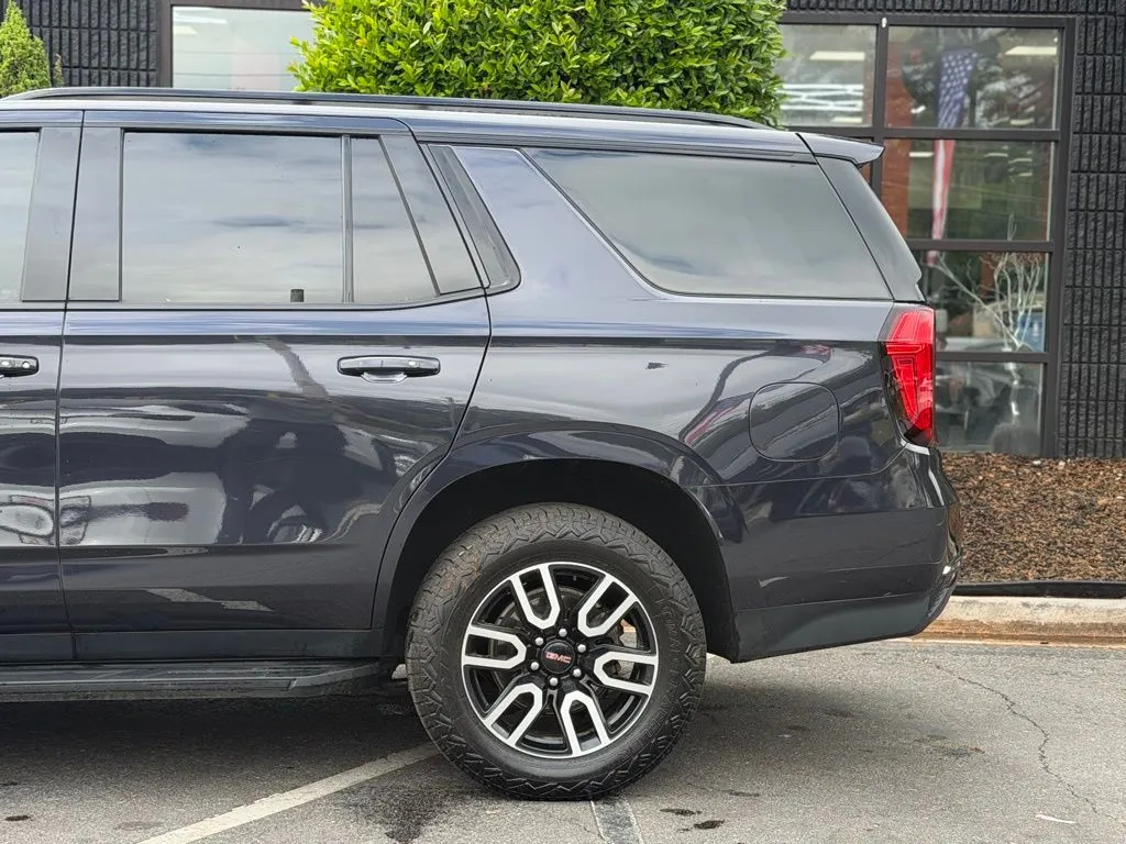 GMC Yukon photo 11