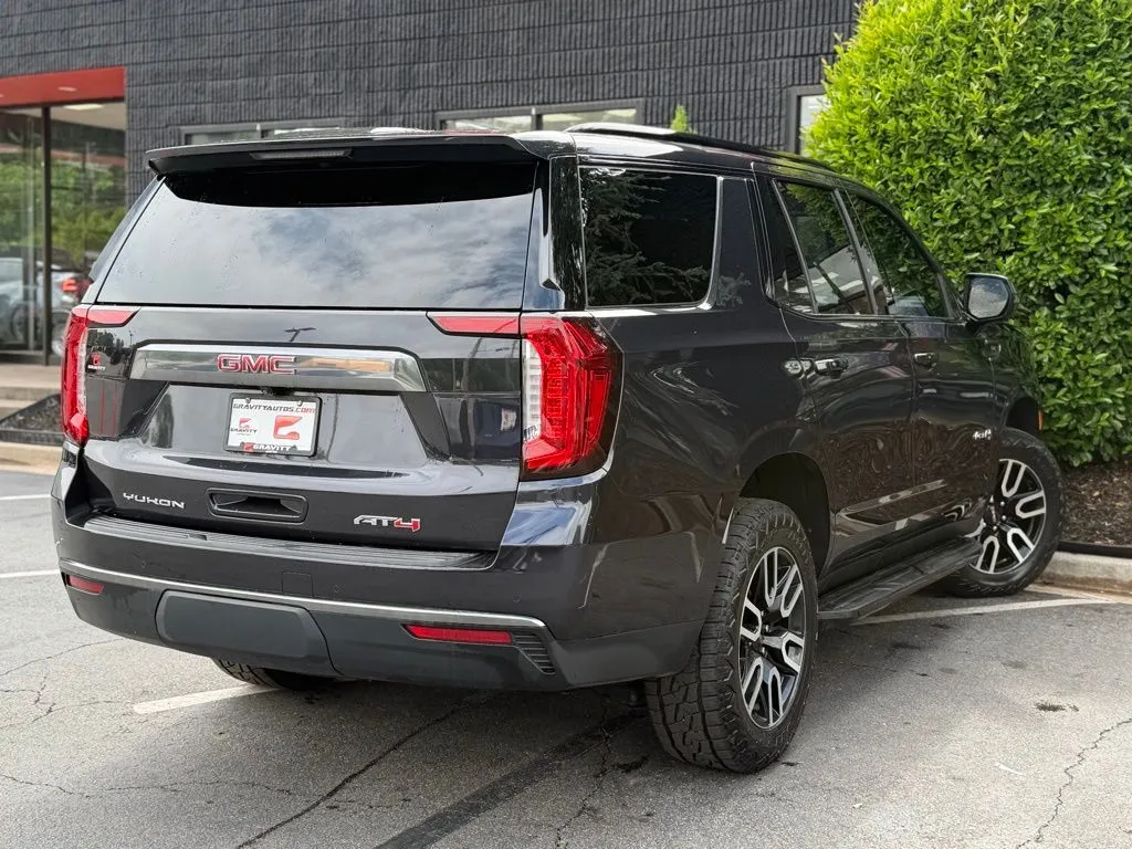GMC Yukon photo 12