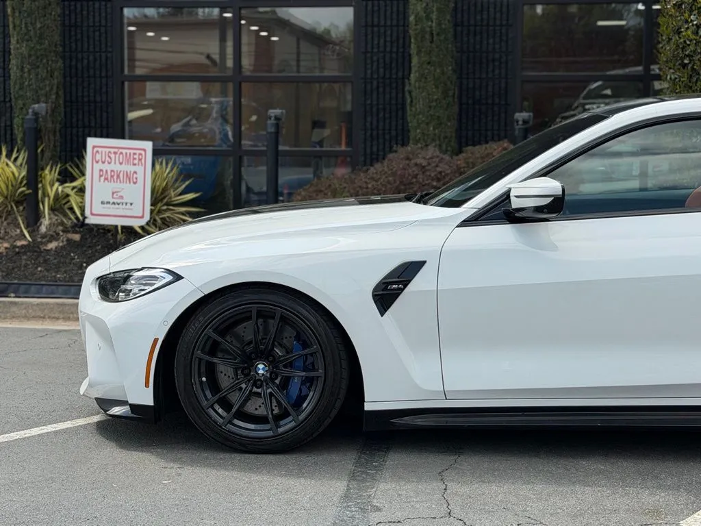 BMW M4 photo 10