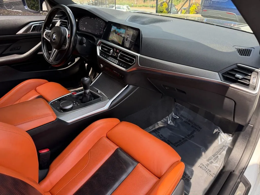 BMW M4 photo 32
