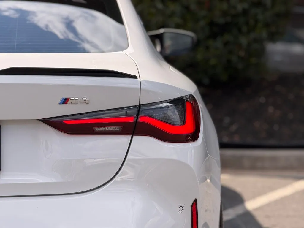BMW M4 photo 16