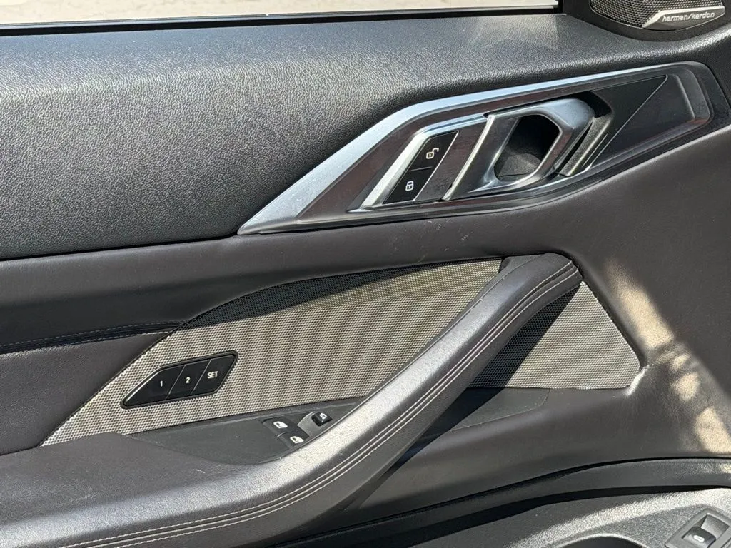 BMW M4 photo 30