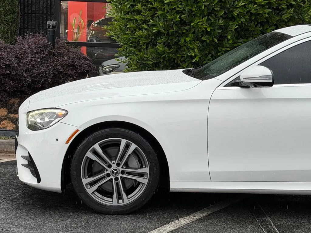 Mercedes-Benz E-Class photo 10
