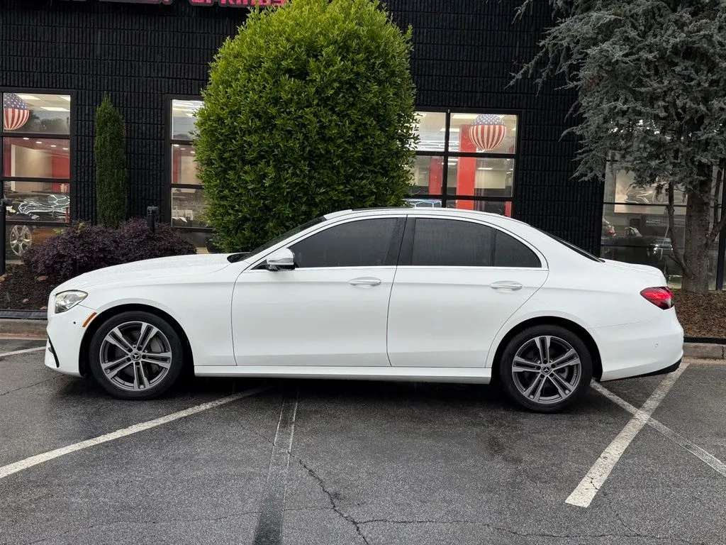 Mercedes-Benz E-Class photo 9