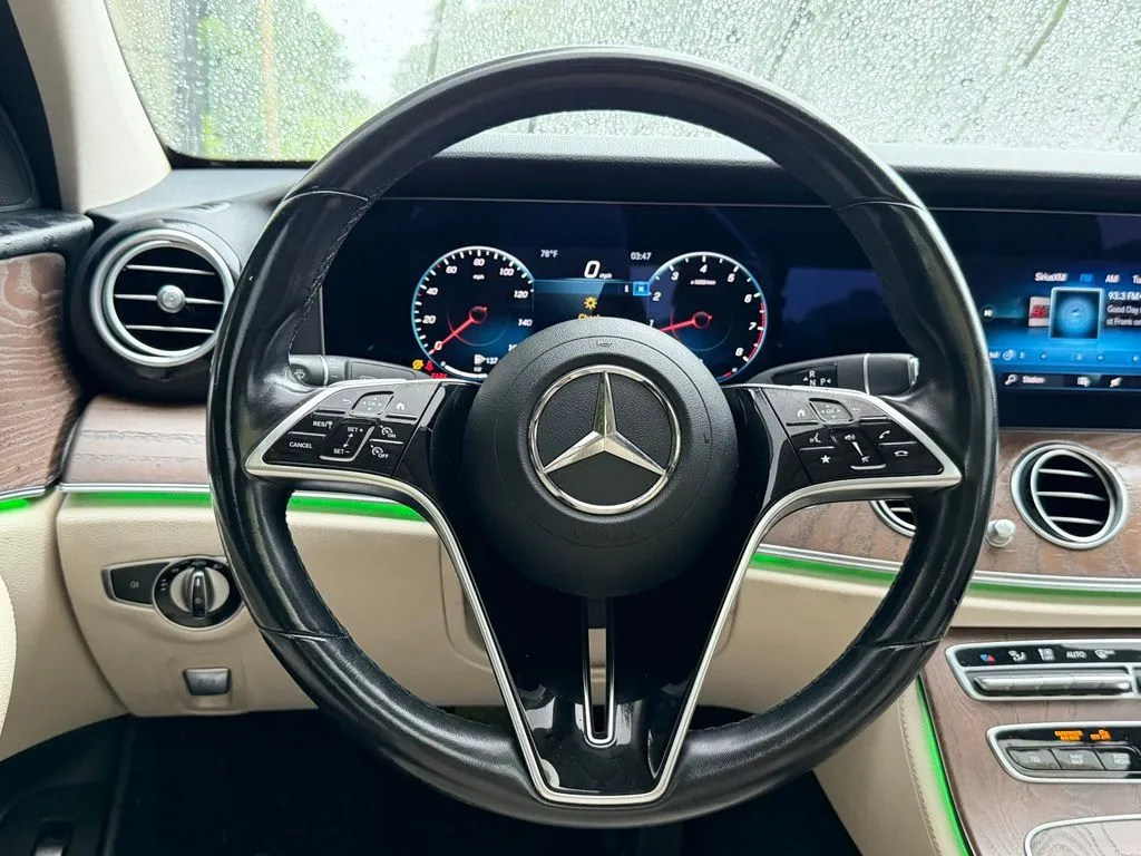 Mercedes-Benz E-Class photo 40