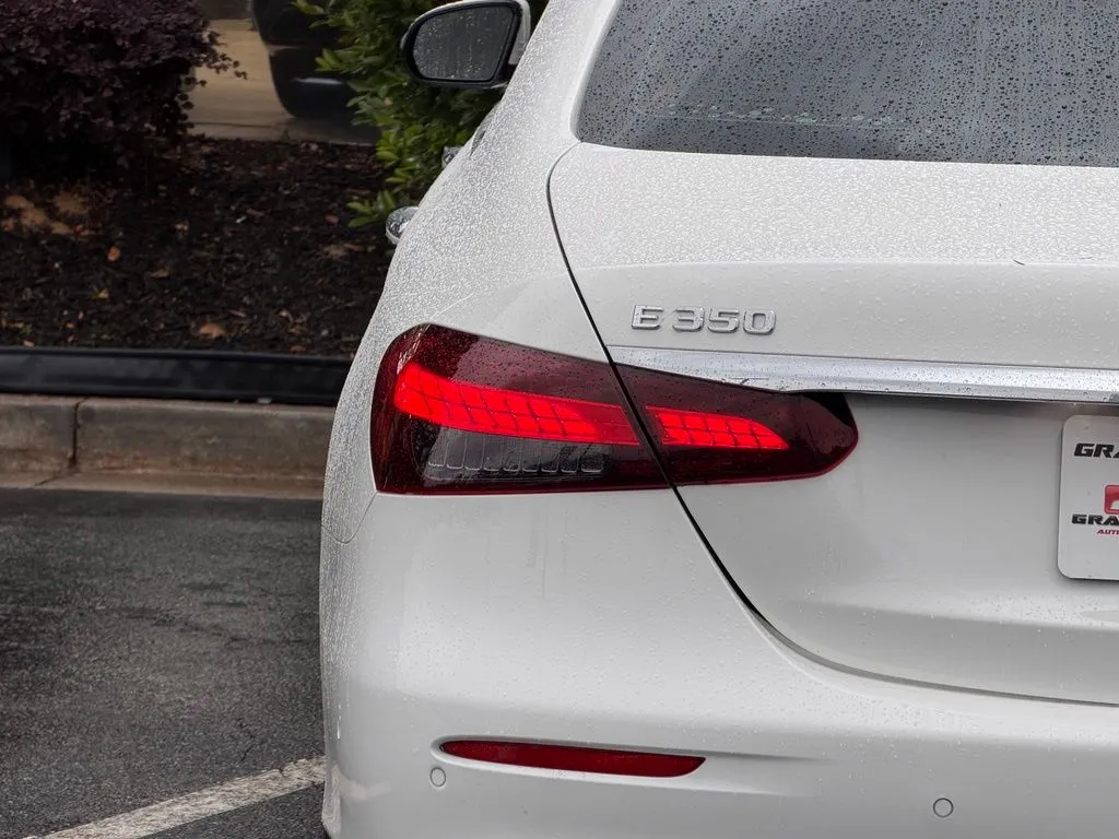 Mercedes-Benz E-Class photo 15