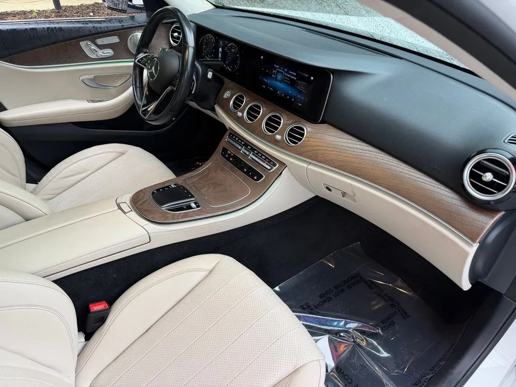 Mercedes-Benz E-Class photo 30