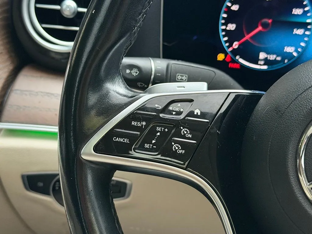 Mercedes-Benz E-Class photo 42