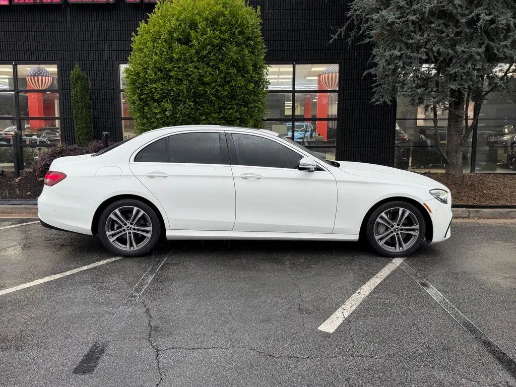 Mercedes-Benz E-Class photo 19